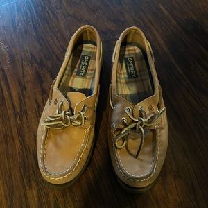 Sperry boat shoes
